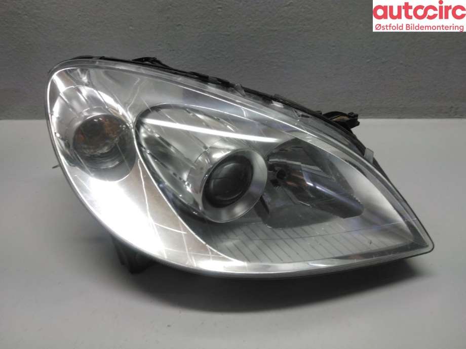Frontlykt høyre halogen til Mercedes B-Klasse 2008-2011 (Fase 2) (W245) (W245) (MERCEDES|A 169 820 78 61|)