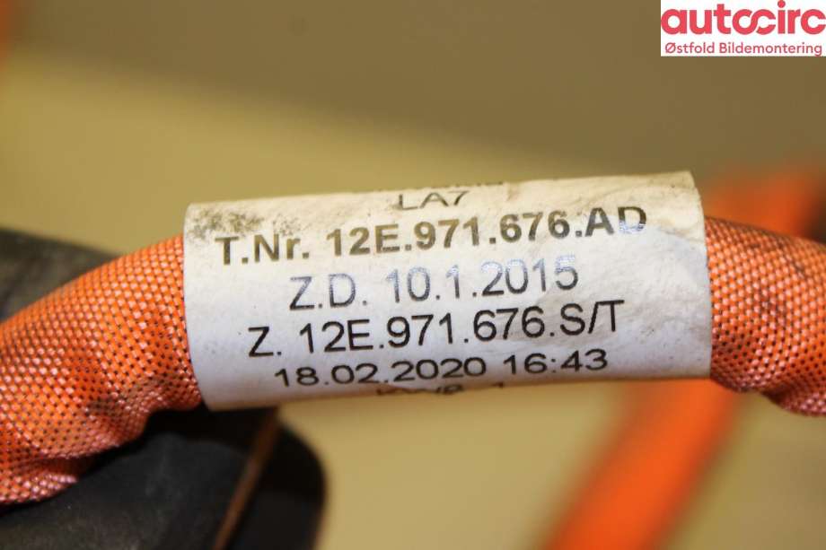 Batterilader inntak/luke til VW E-Up 2019-->>  (VOLKSWAGEN|12E 971 676 AD|)
