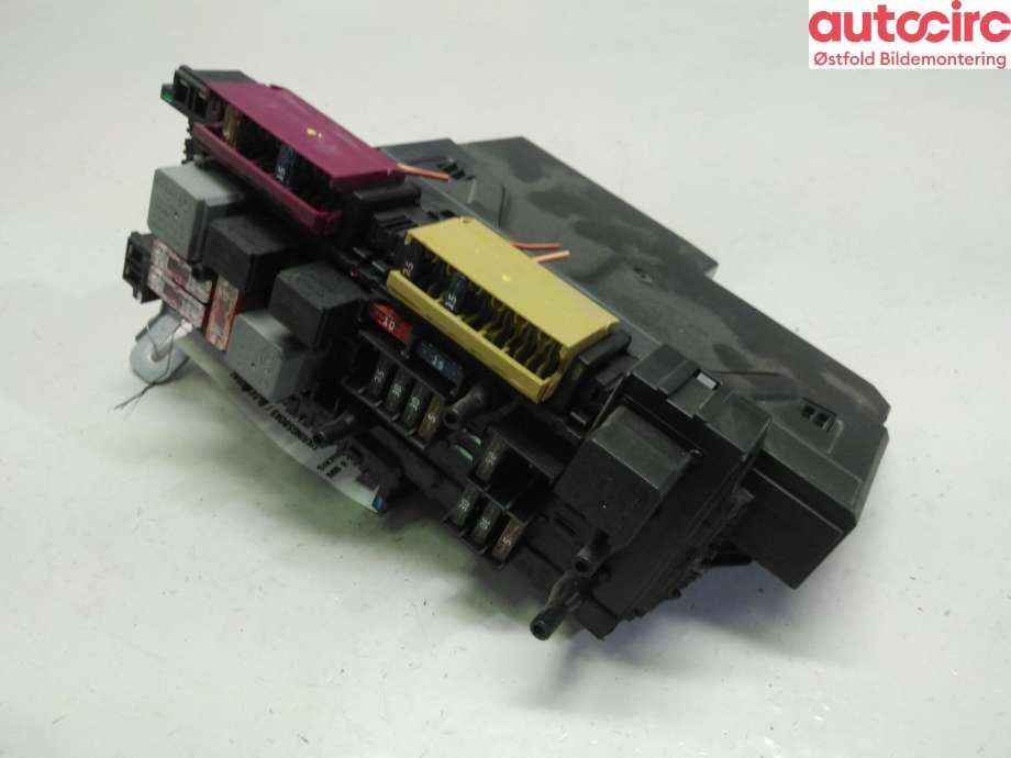Sikringsboks til Mercedes E-Klasse, Coupe/Cab 2009-2013 (Fase 1) (C207) (C207) (MERCEDES|A 212 900 40 01|)