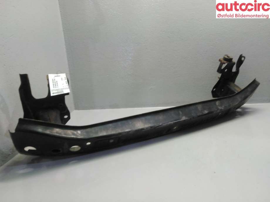 Støtfangerforsterkning foran til VW Transporter / Caravelle 2009-2015 (Fase 2) (T5) (T5) (VOLKSWAGEN|7E0 807 109 D|)