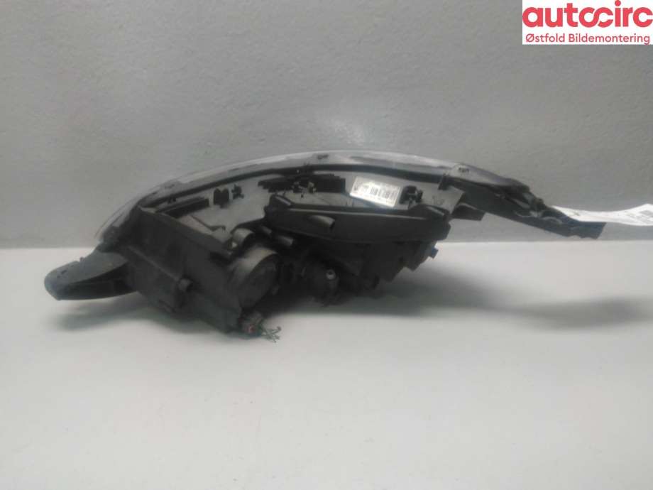 Frontlykt høyre halogen til Peugeot 2008 2013-2019 (Type I)  (PEUGEOT|)