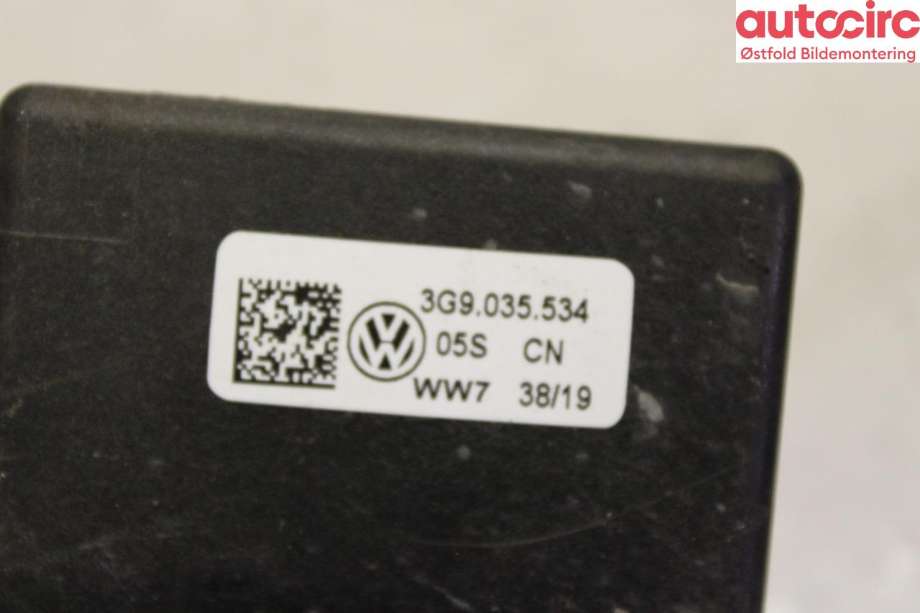 Antenne forsterker til VW Golf VIII 2020-->>  (VOLKSWAGEN|)
