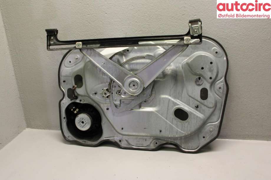 Ruteheis venstre foran til Ford Kuga 2008-2012 (Type I)  (FORD|1766857|)