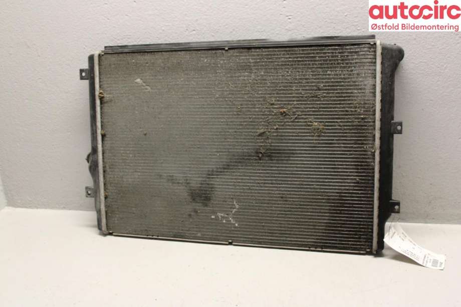 Radiator (manuell gir) til VW Caddy, 2010-2015 (Type III, Fase 2)  (VOLKSWAGEN|1K0 121 251 EH)