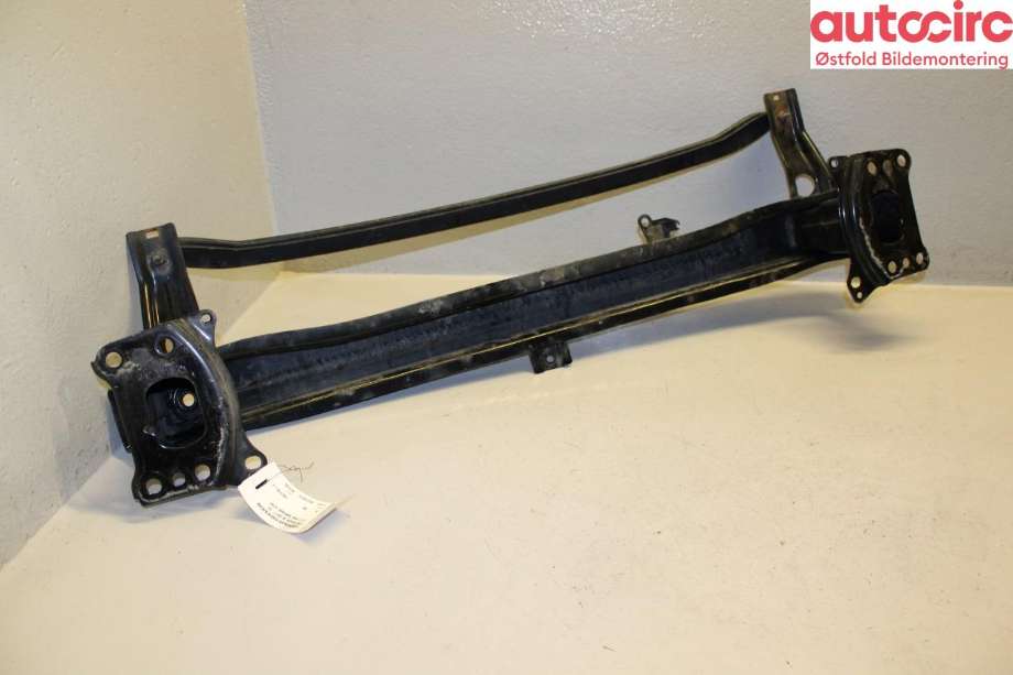 Støtfangerforsterkning foran til VW Caddy 2010-2015 (Type III, Fase 2)  (VOLKSWAGEN|1T0 807 109 D|)