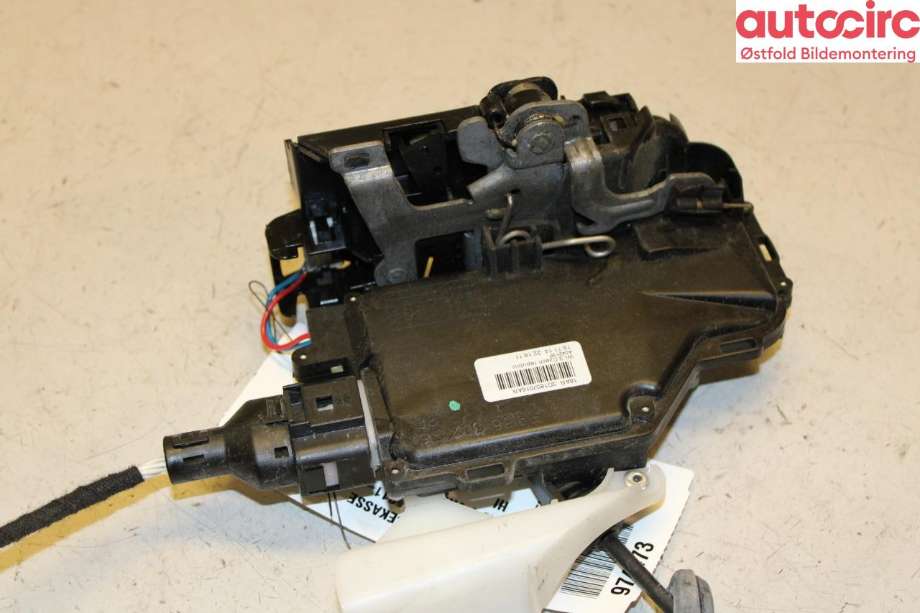 Låsekasse høyre foran til VW Caddy 2010-2015 (Type III, Fase 2)  (VOLKSWAGEN|3D1 837 016 AE|)