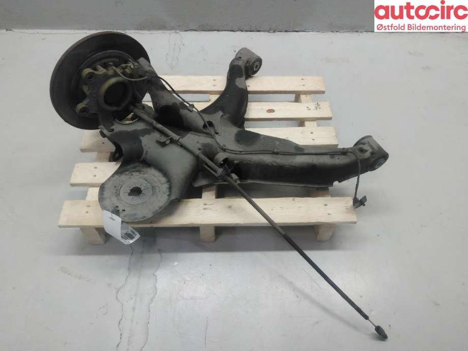 Hjulspindel venstre bak til Mercedes Vito, 2014-->> (W447) (W447) (MERCEDES|A 447 350 51 00)