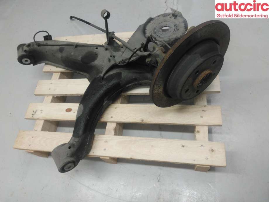 Hjulspindel venstre bak til Mercedes Vito 2014-->> (W447) (W447) (MERCEDES|A 447 350 51 00|A 447 350 87 00|)