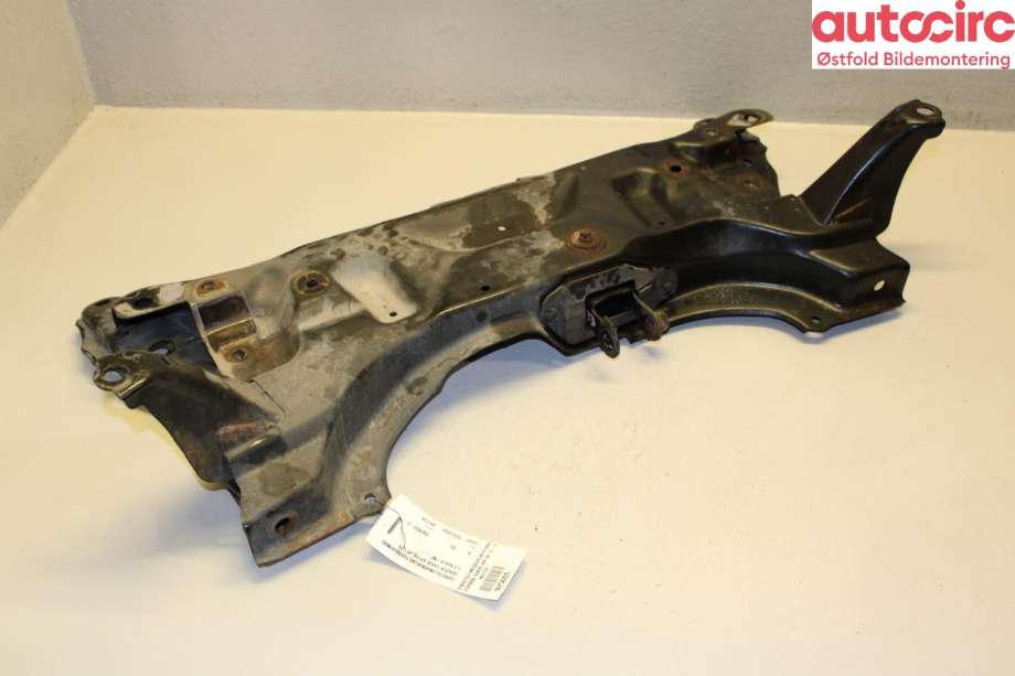 Travers foran hoved til Toyota Yaris 2014-2020 (Type III, Fase 2) (TOYOTA|512010D096|)