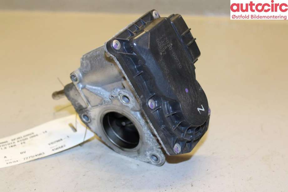 Spjeldhus til Toyota Aygo 2005-2014 (Type I) (TOYOTA|220300Q030|)