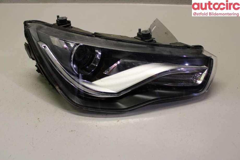 Frontlykt høyre halogen til Audi A1 2010-2014 (Type I, Fase 1) (AUDI|8X0 941 044|)