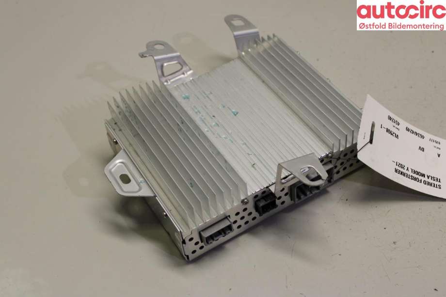 Bilstereo forsterker til Tesla Model Y 2021-2024 (Type I) (TESLA|1507152-01-B|)