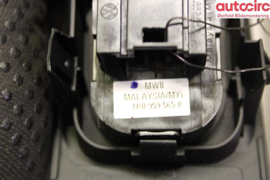 Bryter ruteheis til VW Passat 2011-2015 (B7) (B7) (VOLKSWAGEN|1K0 959 565 K|)