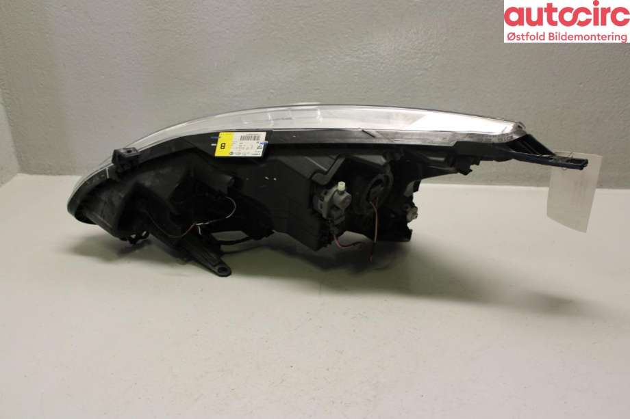 Frontlykt høyre halogen til Nissan NV200 2010-2019  (NISSAN|260104FA0A|)