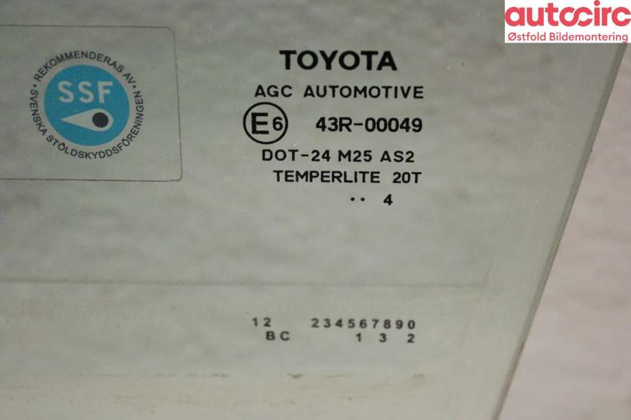 Siderute venstre foran til Toyota Auris 2013-2015 (Type II, Fase 1)  (TOYOTA|6810202360|)
