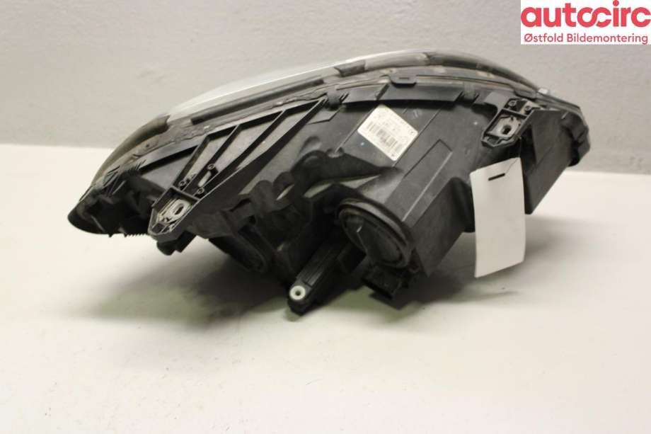 Frontlykt venstre halogen til Mercedes B-Klasse 2011-2018 (W246) (W246) (MERCEDES|A 246 820 01 61|)
