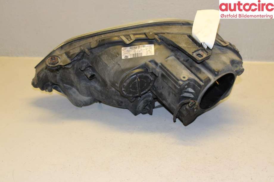 Frontlykt høyre halogen til Mercedes ML 2005-2011 (W164) (W164) (MERCEDES|A 164 820 48 61|)