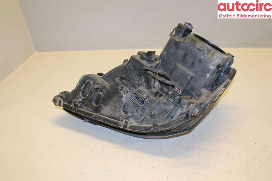 Frontlykt høyre halogen til Mercedes ML 2005-2011 (W164) (W164) (MERCEDES|A 164 820 48 61|)