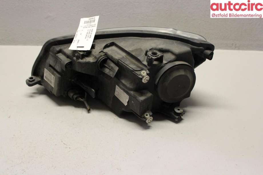 Frontlykt høyre halogen til VW Caddy 2010-2015 (Type III, Fase 2)  (VOLKSWAGEN|2K5 941 006 A|)