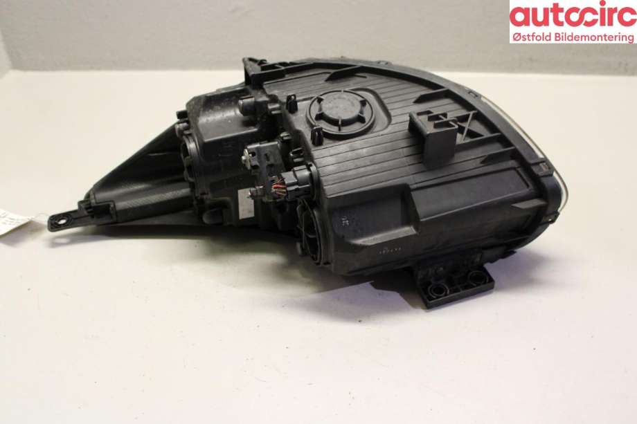 Frontlykt høyre halogen til Kia Soul 2014-2019 (Type II)  (KIA|92102E40101D|)