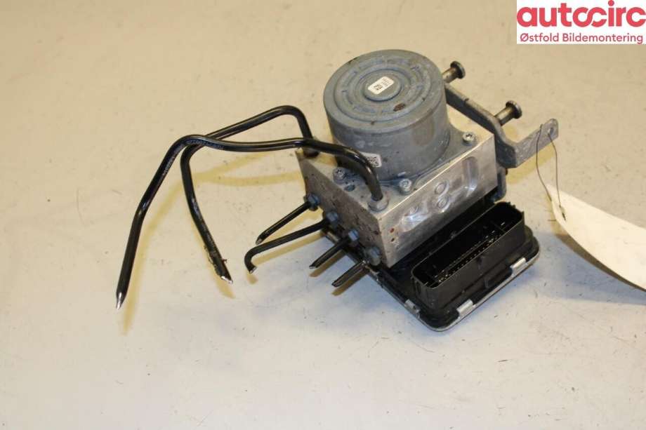 ABS sentral til Mercedes C-Klasse 2014-2018 (Fase 1) (W205) (W205) (MERCEDES|A 205 431 05 00|)