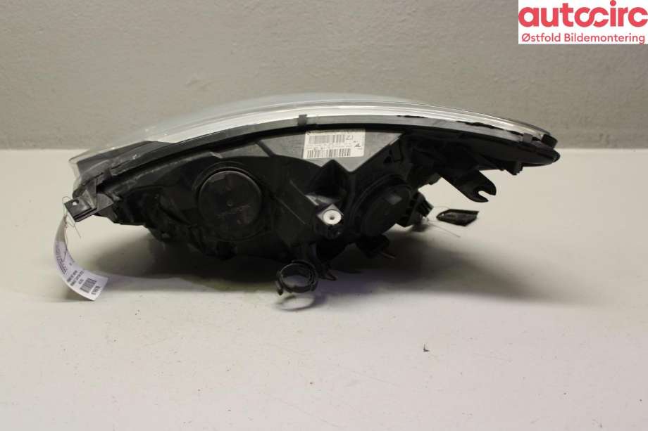 Frontlykt høyre halogen til Renault Captur 2013-2020 (Type I) (RENAULT|260102734R|)