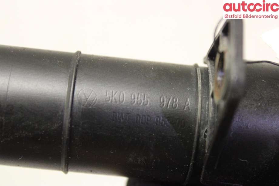 Lyktespylerdyse til VW Golf VI 2008-2012  (VOLKSWAGEN|5K0 955 978 A|)