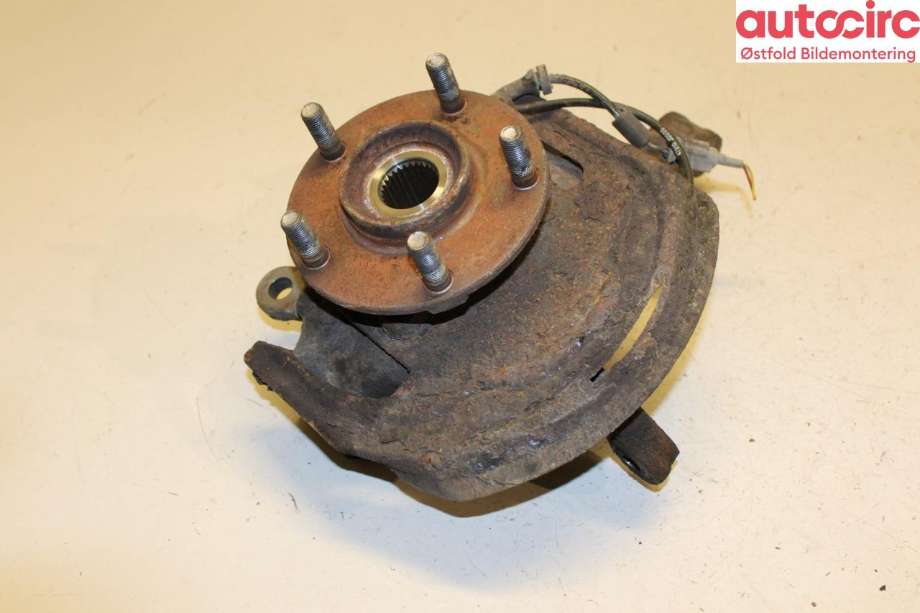 Hjulspindel venstre foran til Nissan Qashqai 2007-2010 (Type I, Fase 1)  (NISSAN|40015JD000|)