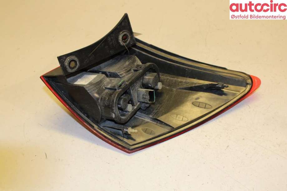 Baklykt venstre til Nissan Qashqai 2007-2010 (Type I, Fase 1)  (NISSAN|26555JD000|)