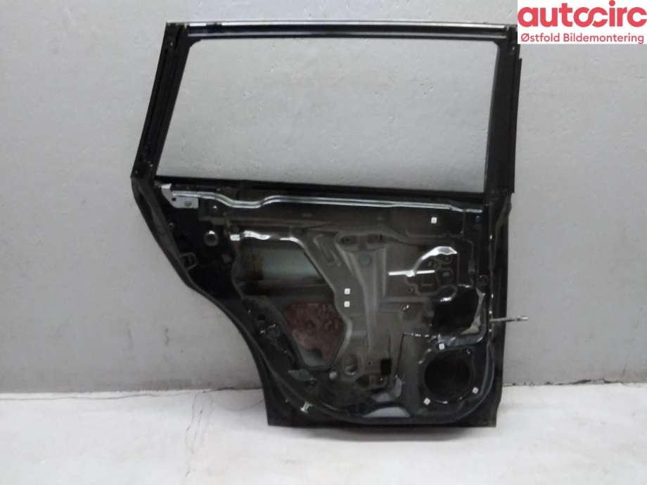 Dør venstre bak til Subaru Outback 2009-2014 (Type IV)  (SUBARU|60409AJ1109P|)