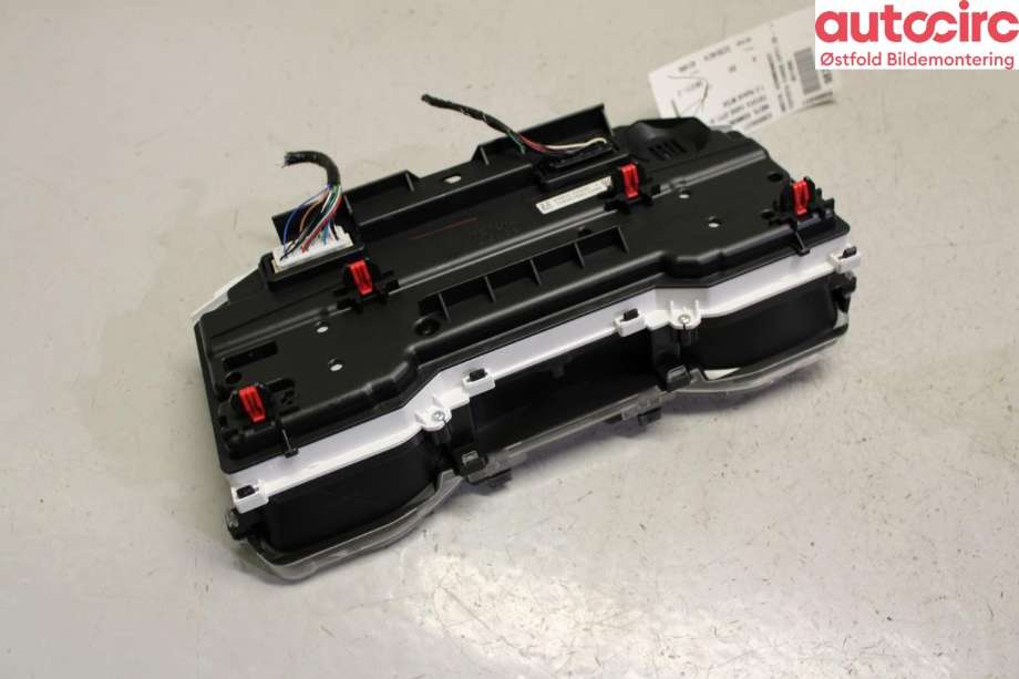 Instrumentpanel til Toyota Yaris 2020-->> (Type IV)  (TOYOTA|83800K0221|)