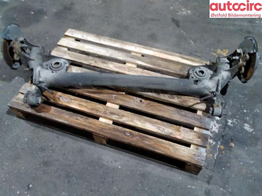 Bakaksel til Toyota Yaris 2020-->> (Type IV) (TOYOTA|42110K0030|)