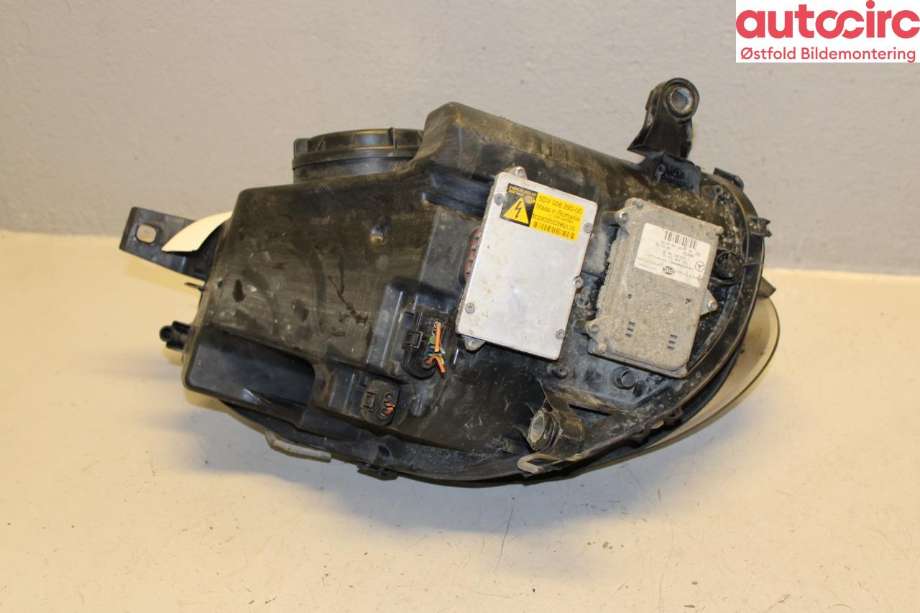 Frontlykt venstre halogen til Mercedes R-Klasse 2006-2013 (W251) (W251) (MERCEDES|A 251 820 13 61|)
