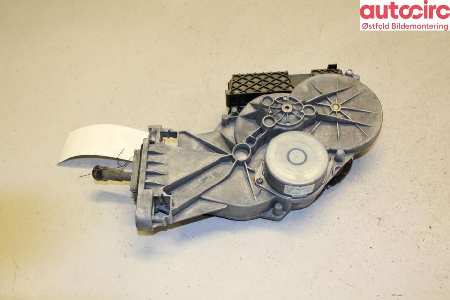 Baklukeåpner motor til Mercedes C-Klasse 2014-2018 (Fase 1) (W205) (W205) (MERCEDES|A 205 820 03 42|)