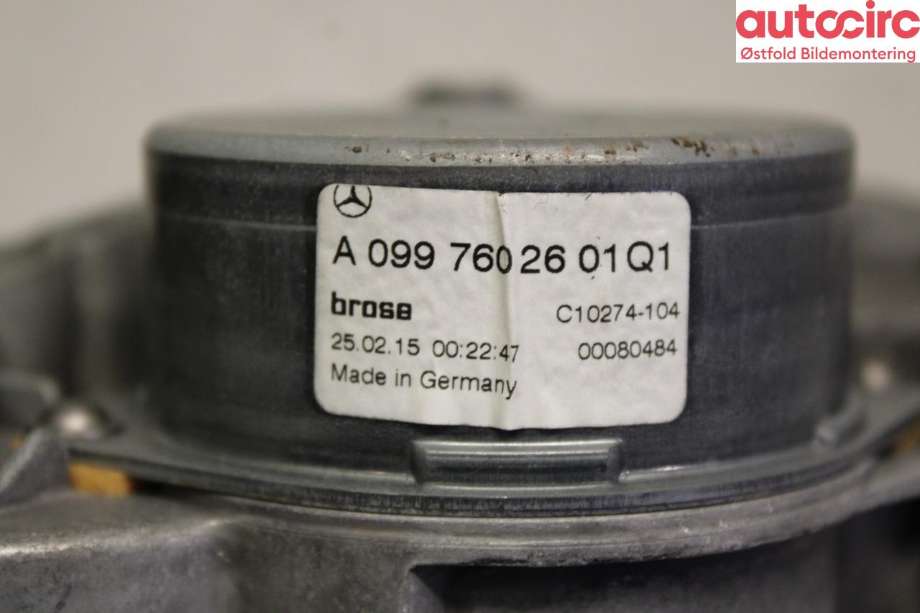 Baklukeåpner motor til Mercedes C-Klasse 2014-2018 (Fase 1) (W205) (W205) (MERCEDES|A 205 820 03 42|)