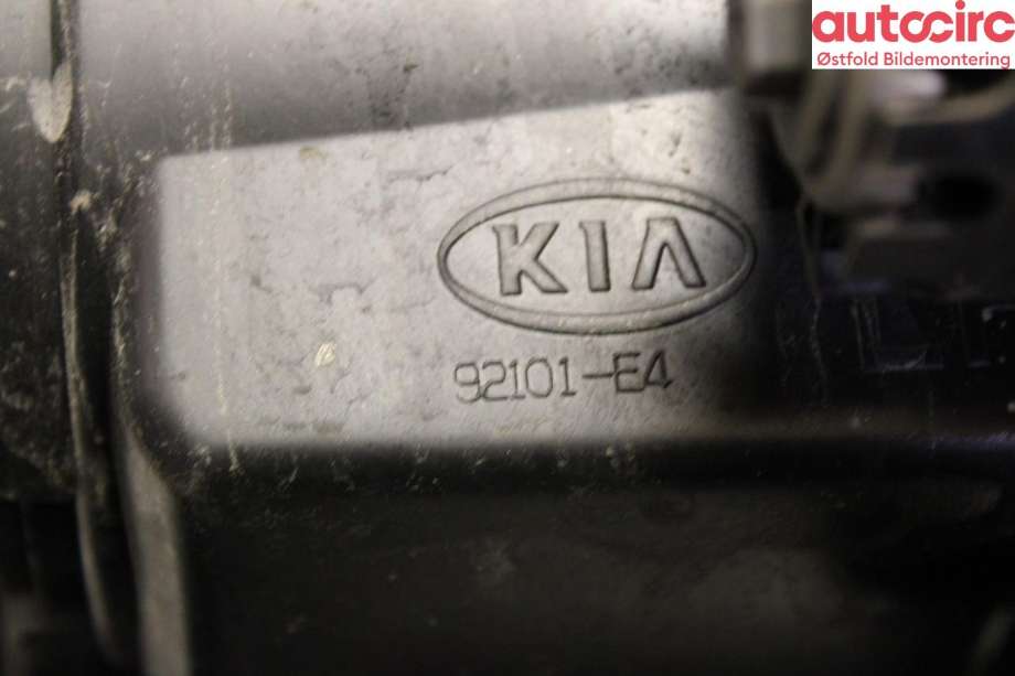 Frontlykt venstre halogen til Kia Soul 2014-2019 (Type II)  (KIA|92101E40101D|)