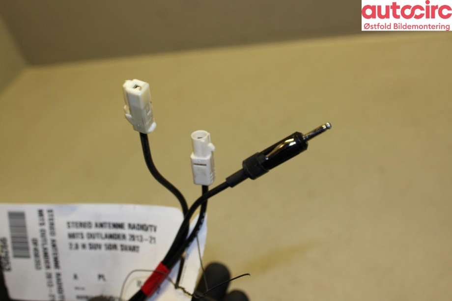 Antenne navigasjon til Mitsubishi Outlander 2015-->> (Type III, Fase 2) (MITSUBISHI|8723A422|)