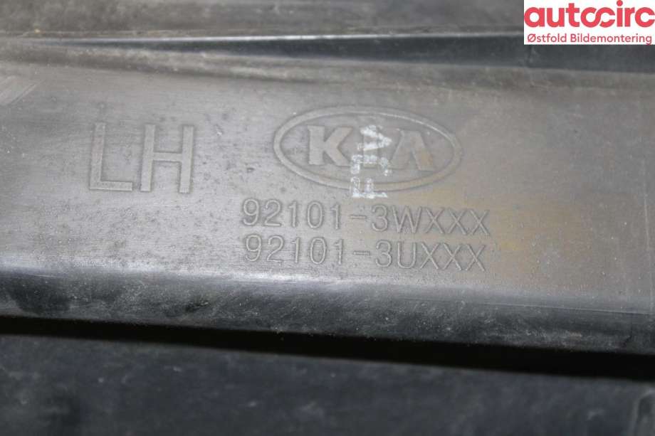 Frontlykt venstre halogen til Kia Sportage 2010-2016 (Type III)  (KIA|921013U111|)