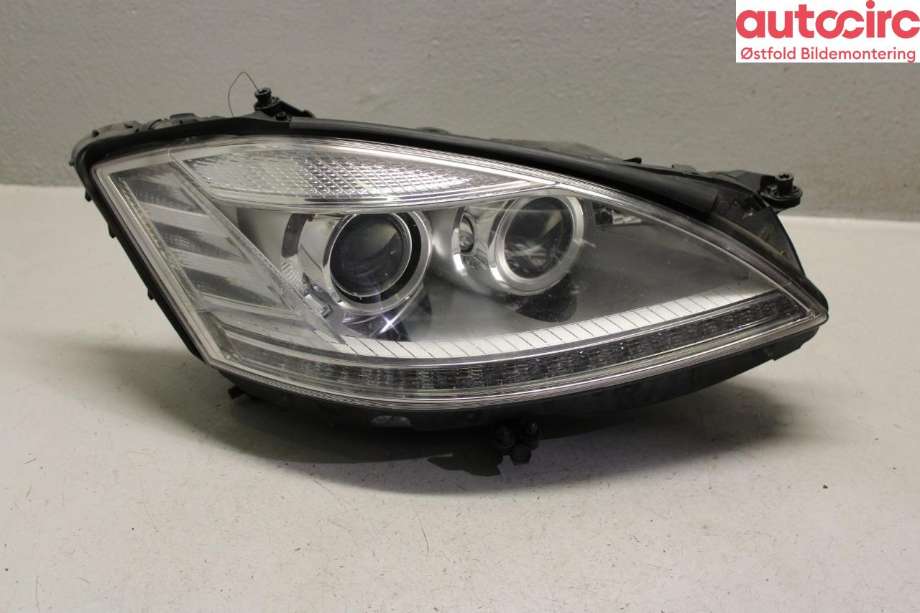 Frontlykt høyre halogen til Mercedes S-Klasse, 2005-2013 (W221) (W221) (MERCEDES|A 221 820 10 59)
