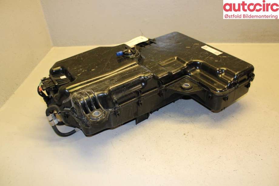 AdBlue tank til VW Transporter / Caravelle 2019-->> (T6.1) (T6.1) (VOLKSWAGEN|7E0 131 877 J|7E0 131 877 K|)