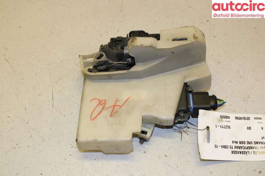 Låsekasse venstre foran til VW Transporter / Caravelle 2009-2015 (Fase 2) (T5) (T5) (VOLKSWAGEN|3B1 837 015 AQ|)