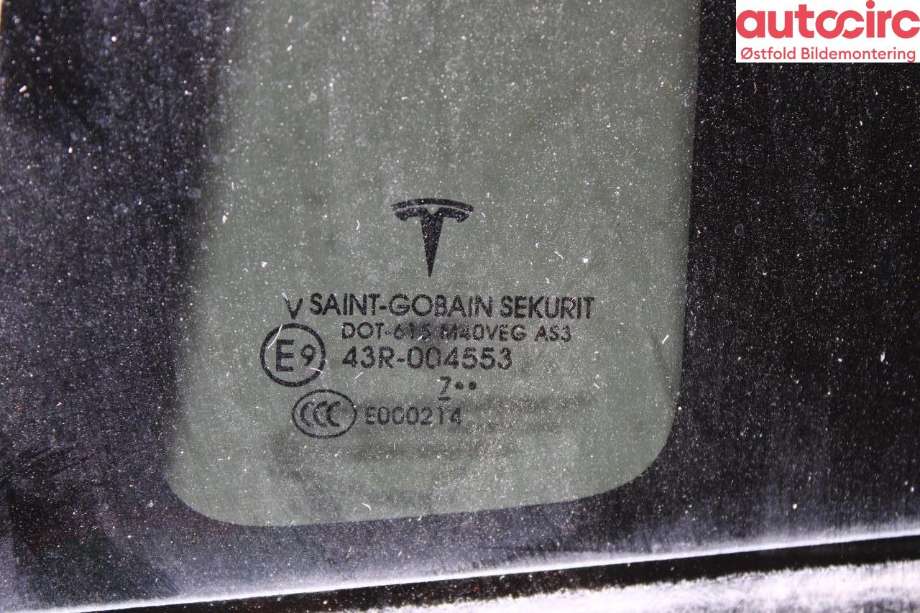 Diverse deler til Tesla Model X 2016-->>  (TESLA|1055275-00-E|)