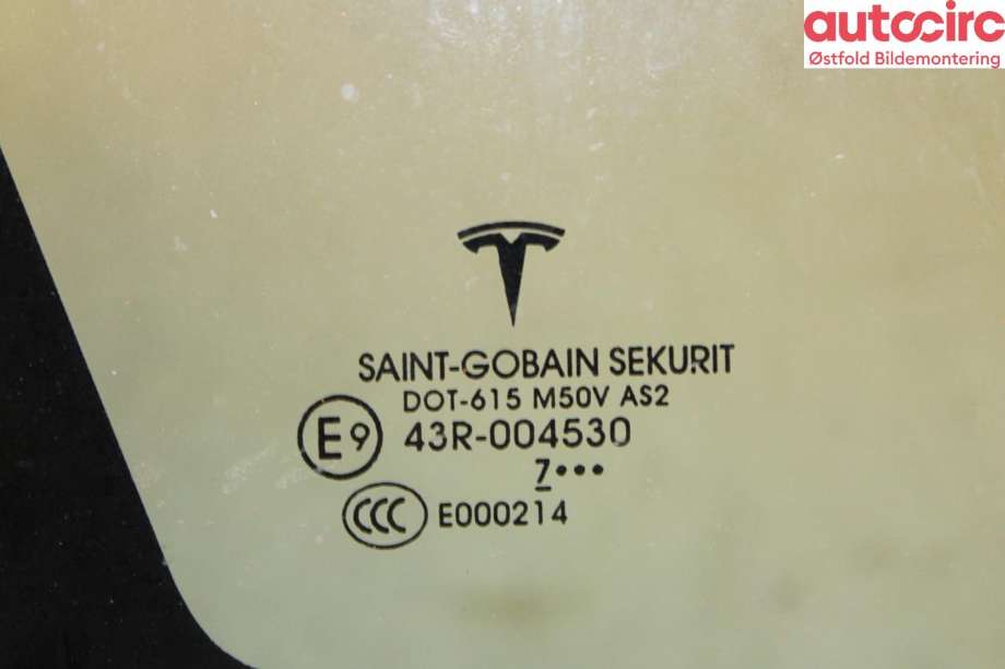 Diverse deler til Tesla Model X 2016-->>  (TESLA|1043896-00-K|)