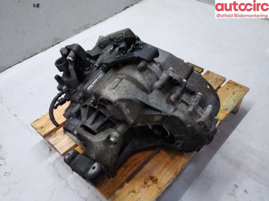 Girkasse manuell 6-trinn til VW Transporter / Caravelle 2009-2015 (Fase 2) (T5) (T5) (VOLKSWAGEN|0A5 300 012 A|)