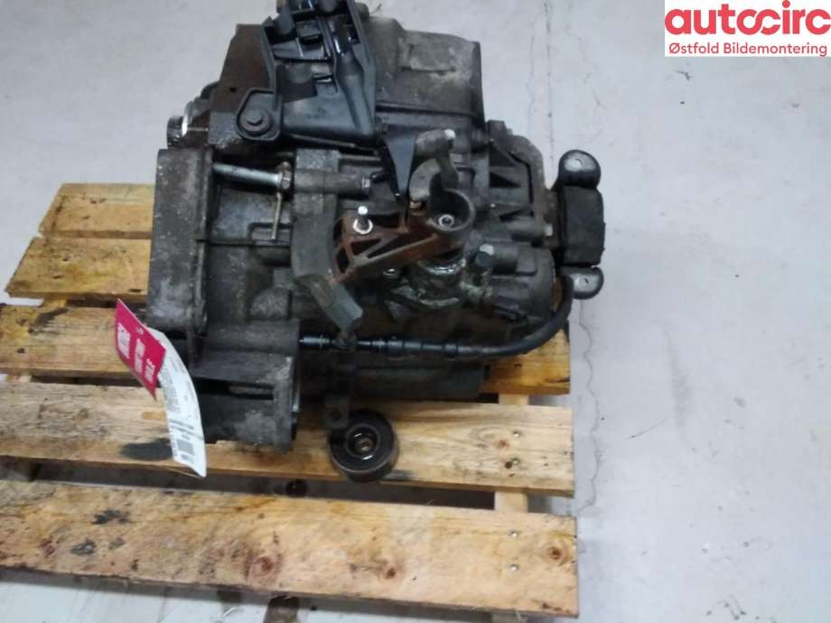 Girkasse manuell 6-trinn til VW Transporter / Caravelle 2009-2015 (Fase 2) (T5) (T5) (VOLKSWAGEN|0A5 300 012 A|)