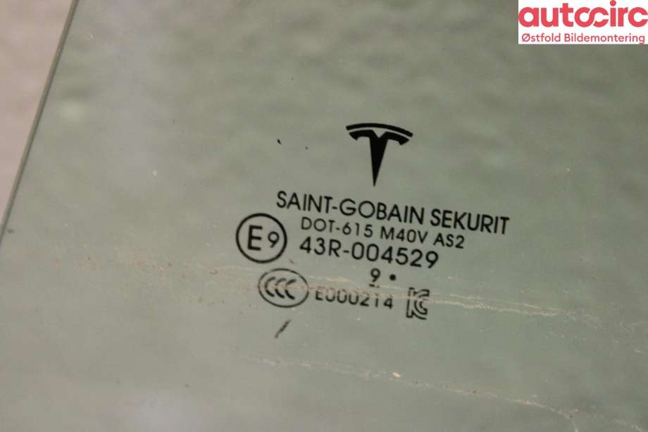 Siderute venstre bak til Tesla Model 3 2018-2023 (Fase 1)  (TESLA|1077904-99-C|)
