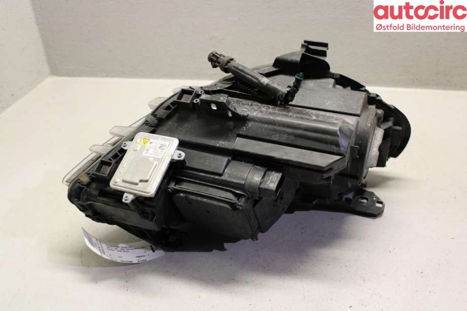 Frontlykt venstre halogen til Mercedes B-Klasse 2011-2018 (W246) (W246) (MERCEDES|A 246 820 01 39|)