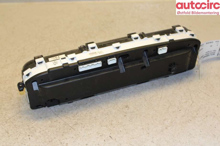Instrumentpanel til Toyota Prius +7 2012-2020 (Type III) (stasjonsvogn) (stasjonsvogn) (TOYOTA|8380947141|)