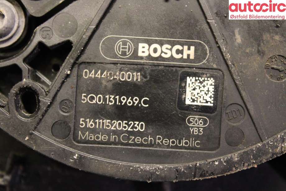 AdBlue tank til VW Touran 2015-2021 (Type II)  (VOLKSWAGEN|5QA 131 877 C|)