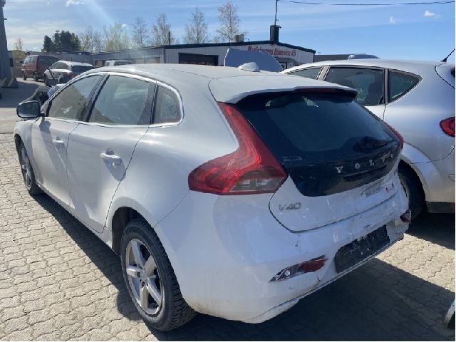Volvo V40 2012-2019 , Motorkode: D4162T, Girkassekode: 